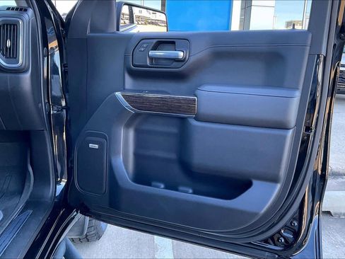 Used 2021 GMC Sierra 1500 Elevation w/ Preferred Package image 22