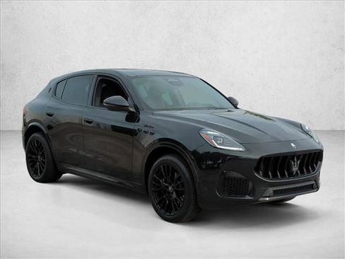 Used 2025 Maserati Grecale Modena AWD/4WD image 3