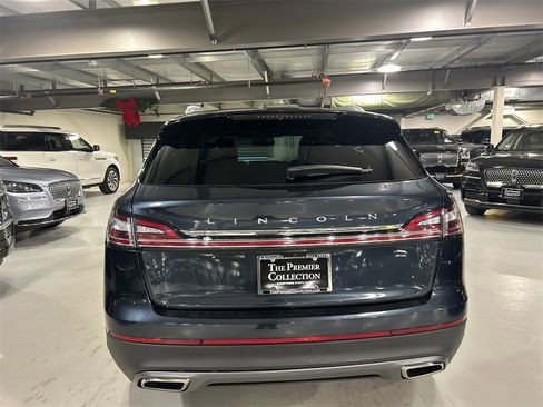 Used 2023 Lincoln Nautilus Reserve image 3