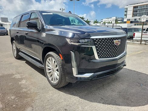 Used 2023 Cadillac Escalade ESV Premium Luxury image 5