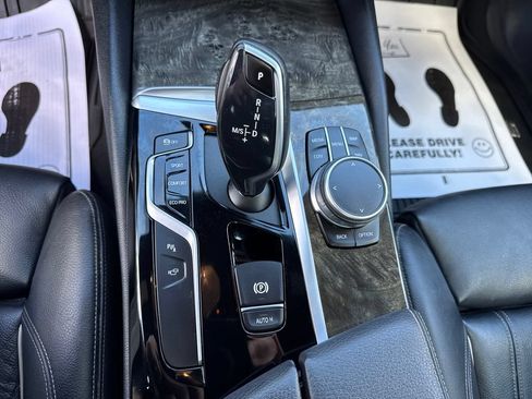 Used 2020 BMW 530i xDrive w/ Premium Package AWD/4WD image 17