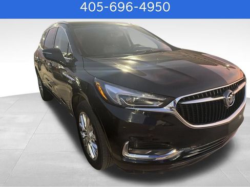 Used 2020 Buick Enclave Essence FWD image 2