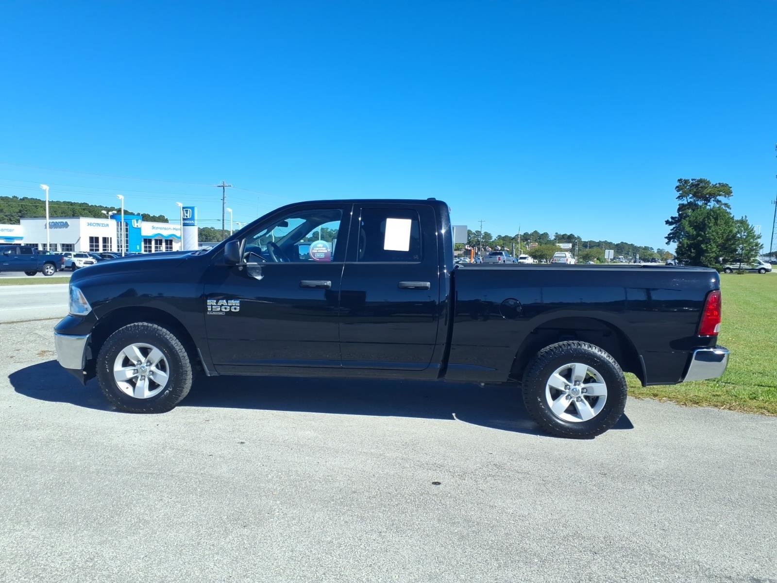 Used 2024 RAM 1500 Classic SLT AWD/4WD image 5