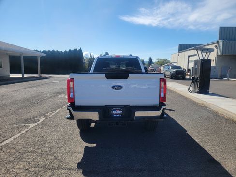 Used 2023 Ford F350 XLT AWD/4WD image 4
