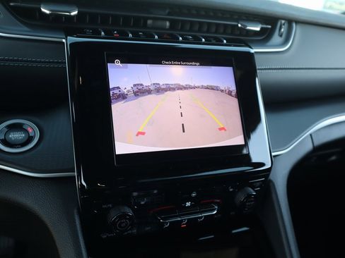 New 2025 Jeep Grand Cherokee Altitude image 6