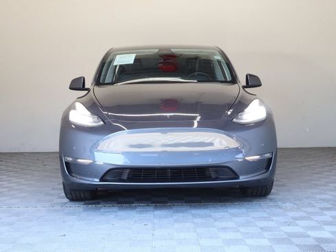 Used 2021 Tesla Model Y Long Range AWD/4WD image 4