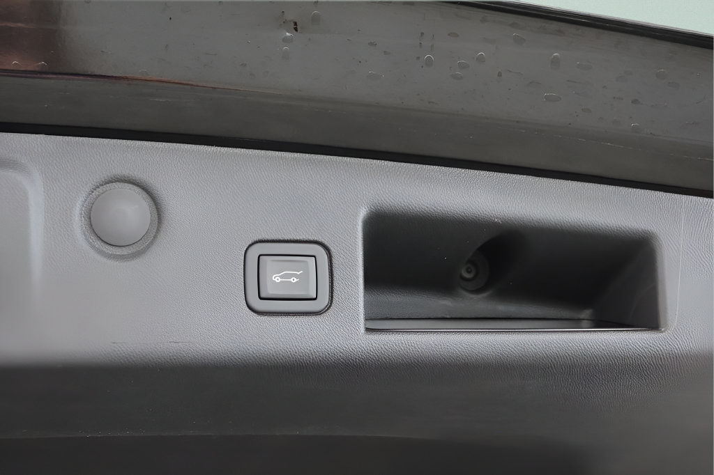 Used 2024 Chevrolet Equinox RS AWD/4WD image 29