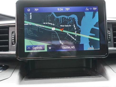 Used 2022 Ford Explorer XLT w/ Equipment Group 202A AWD/4WD image 19