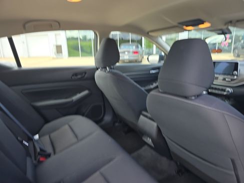 Used 2025 Nissan Altima 2.5 SV FWD image 16