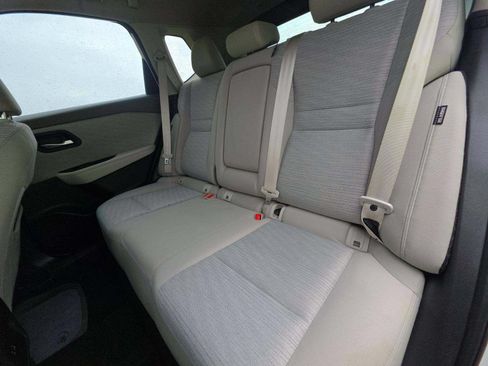 Used 2022 Nissan Rogue SV FWD image 5