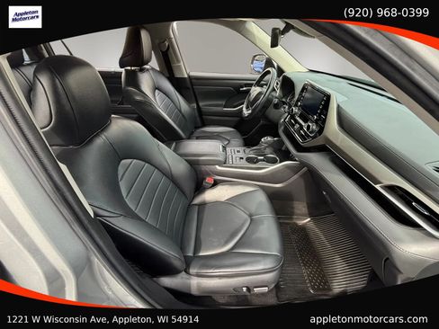 Used 2022 Toyota Highlander XLE AWD/4WD image 49
