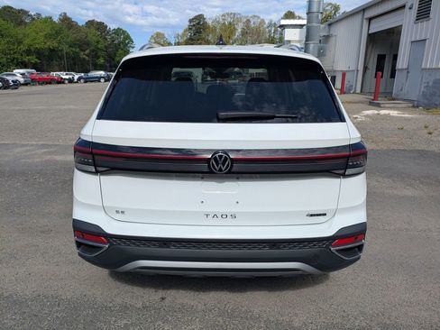 New 2026 Volkswagen Taos SE AWD/4WD image 5