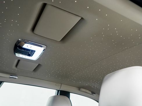 Used 2019 Rolls-Royce Phantom Sedan image 52