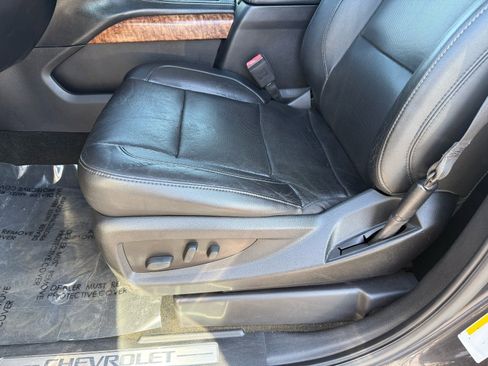 Used 2018 Chevrolet Suburban Premier image 15