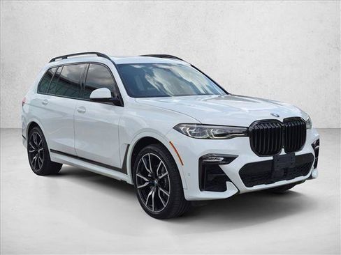 Used 2020 BMW X7 xDrive40i w/ M Sport Package AWD/4WD image 3