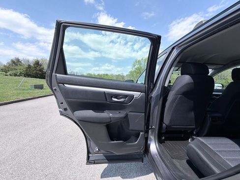 Used 2019 Honda CR-V LX image 17