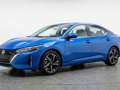 Used 2025 Nissan Sentra SV image 3