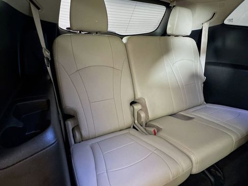 Used 2020 Buick Enclave Essence w/ Sound and Sites Package image 32