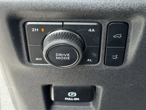 Used 2025 Ford Expedition Active image 26