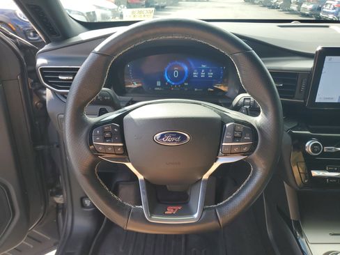 Used 2022 Ford Explorer ST image 27
