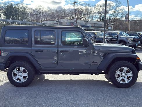 Certified 2022 Jeep Wrangler Unlimited Sport image 3