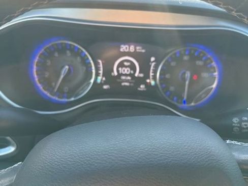 Used 2019 Chrysler Pacifica Touring-L Plus w/ Advanced Safetytec Group image 12