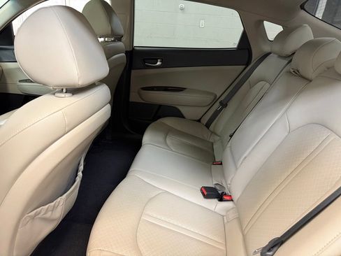 Used 2017 Kia Optima EX w/ Premium Package image 25