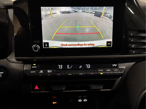 Used 2025 Toyota Camry LE image 7