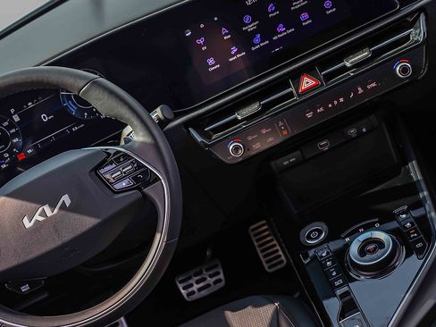 Certified 2024 Kia Niro Wave image 19