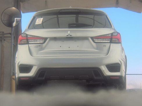 Used 2021 Mitsubishi Outlander Sport SE image 2