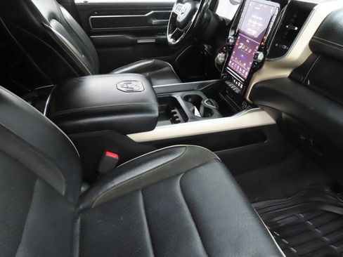 Used 2019 RAM 1500 Laramie w/ Sport Appearance Package AWD/4WD image 24