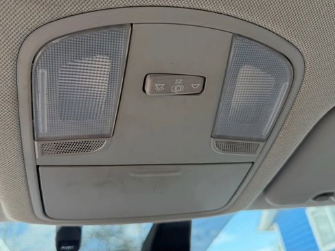 Used 2020 Hyundai Elantra SE FWD image 23