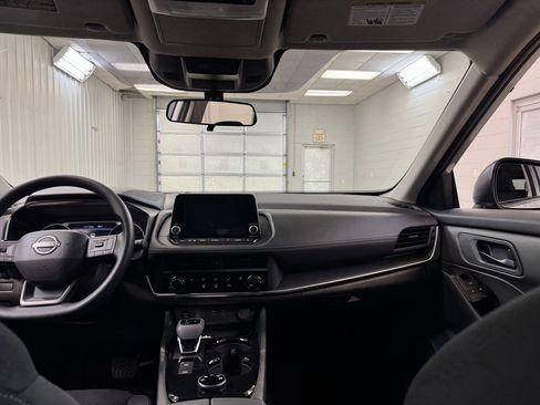 Certified 2025 Nissan Rogue S image 19