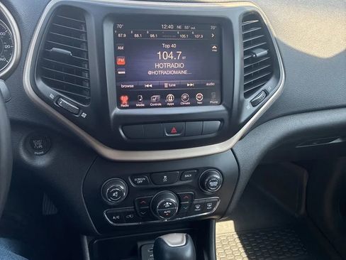 Used 2014 Jeep Cherokee Limited image 11
