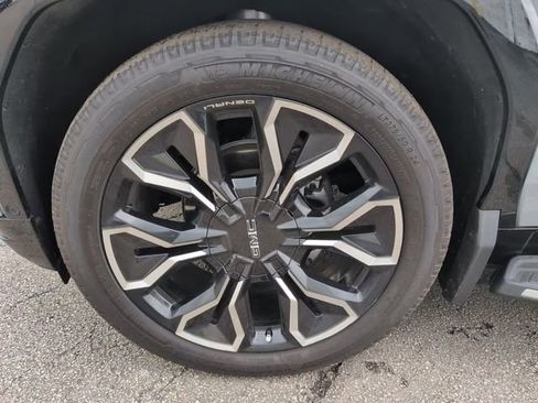 Used 2024 GMC Sierra EV Denali AWD/4WD image 11