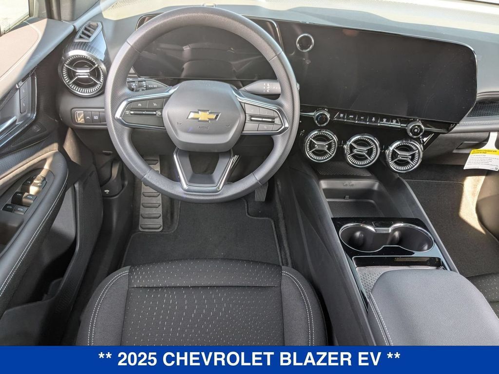 New 2025 Chevrolet Blazer EV LT AWD/4WD image 25