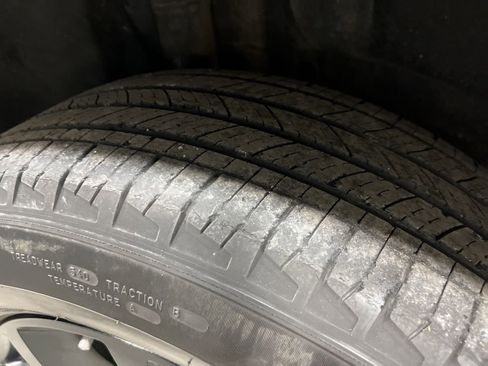 Used 2022 Toyota RAV4 LE image 37