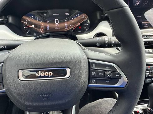 Used 2025 Jeep Compass Limited AWD/4WD image 25