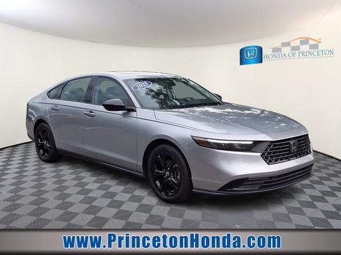 Certified 2025 Honda Accord SE image 1