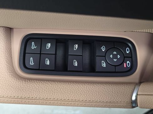 Certified 2023 Porsche Cayenne AWD/4WD image 24