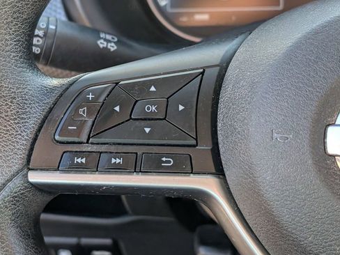 Used 2020 Nissan Kicks SV image 27