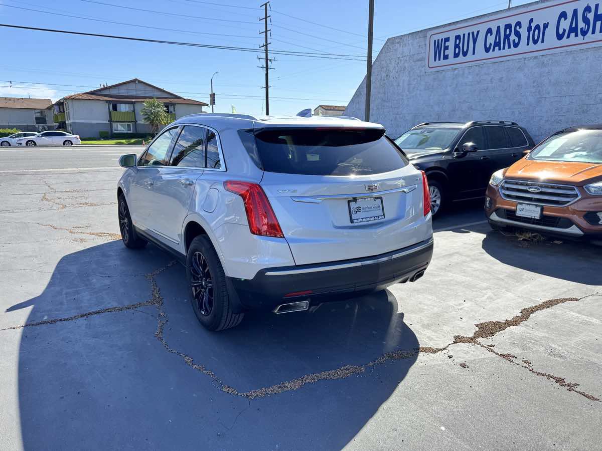 Used 2017 Cadillac XT5 Luxury w/ Driver Awareness Package FWD image 2