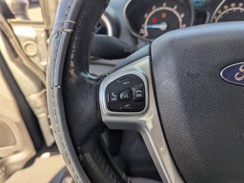 Used 2015 Ford Fiesta SE image 19