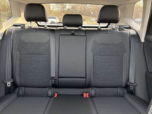 New 2026 Volkswagen Taos SE FWD image 30