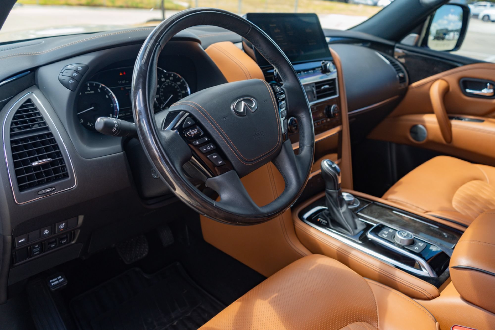 Certified 2023 INFINITI QX80 Sensory w/ All-Season Package AWD/4WD image 8