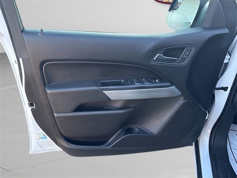 Used 2019 Chevrolet Colorado LT image 6