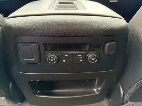 Used 2017 Chevrolet Tahoe Premier RWD image 19