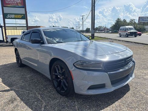 Used 2022 Dodge Charger SXT w/ Blacktop Package RWD image 7