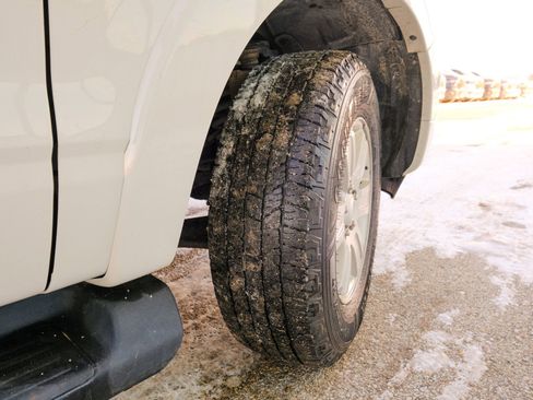 Used 2010 Ford Explorer XLT image 41