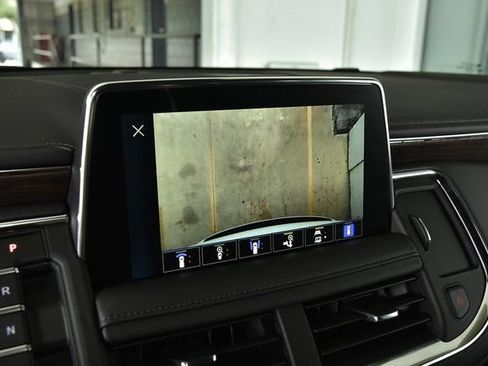 Used 2024 Chevrolet Suburban High Country AWD/4WD image 35